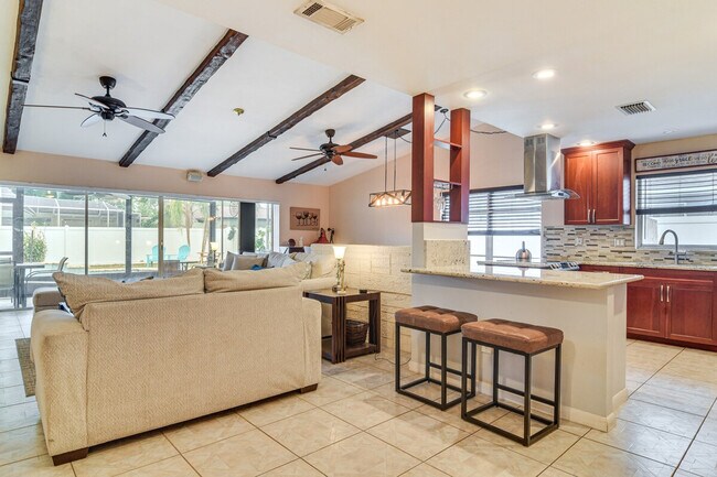 Building Photo - 2843 Meadow Wood Dr