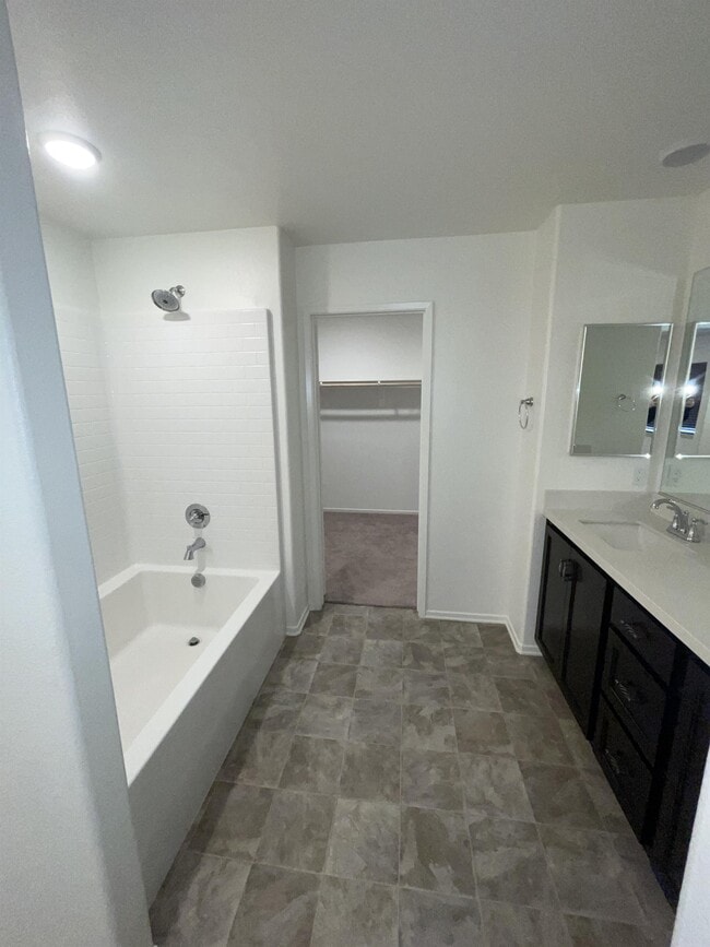 Building Photo - 896 Tierra Dr