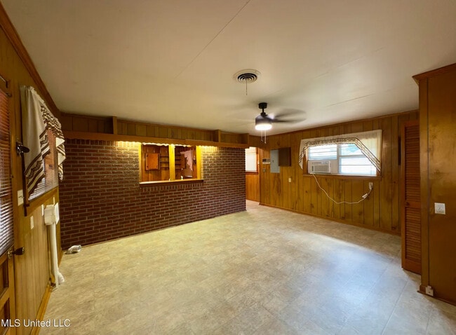 Building Photo - 110 Shadowlane Dr