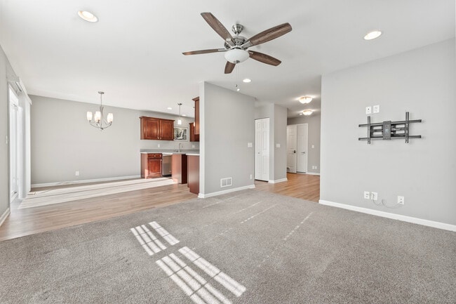 Building Photo - 7077 Hidden Green Cir