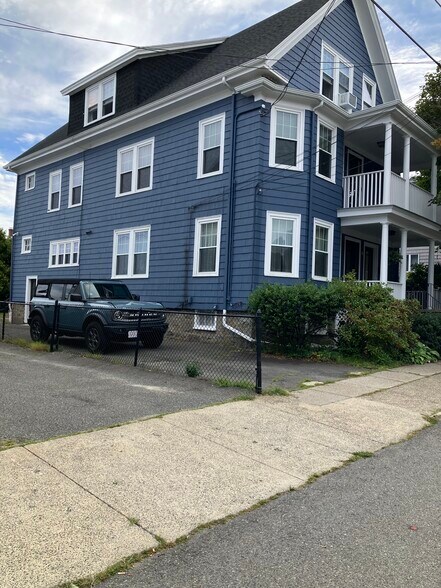 Building Photo - 37 Endicott St