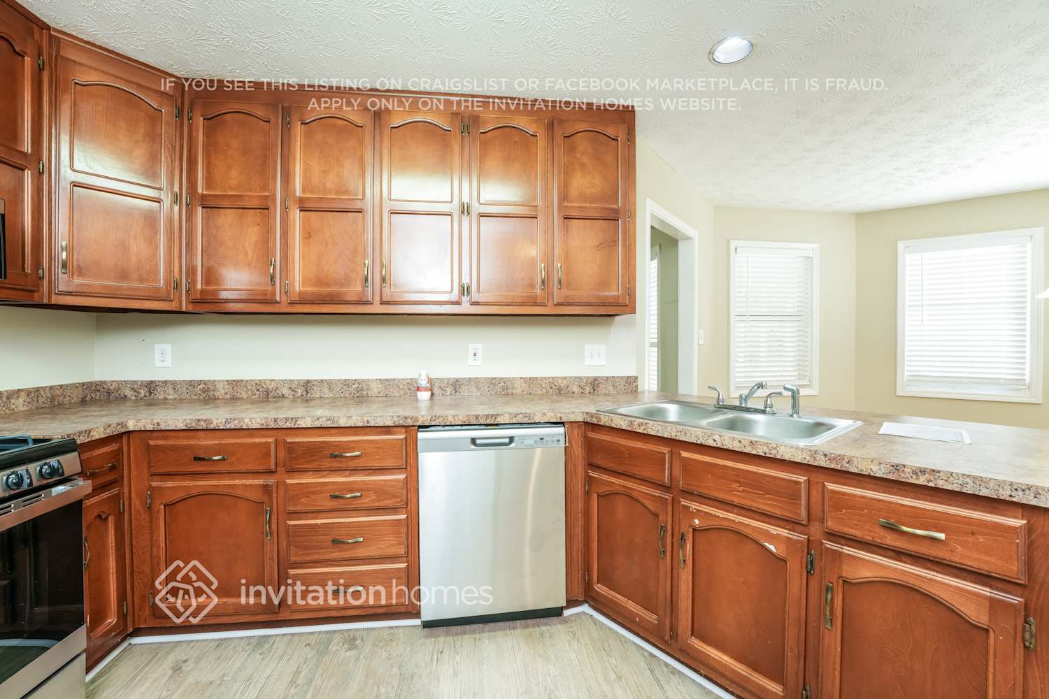 Building Photo - 2705 Candler Ct