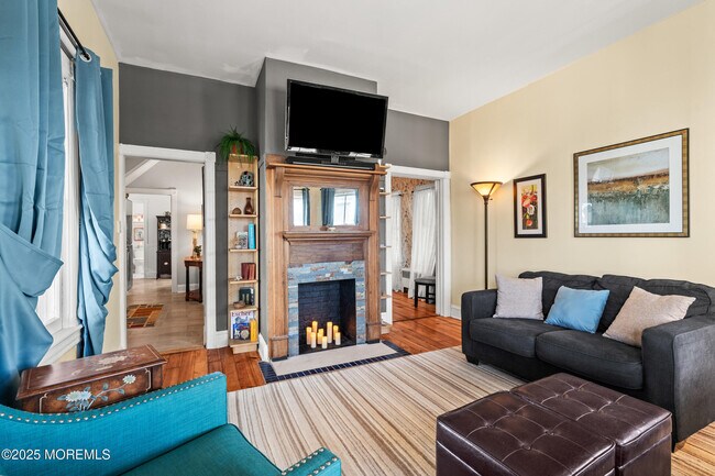 Building Photo - 49 Franklin Ave