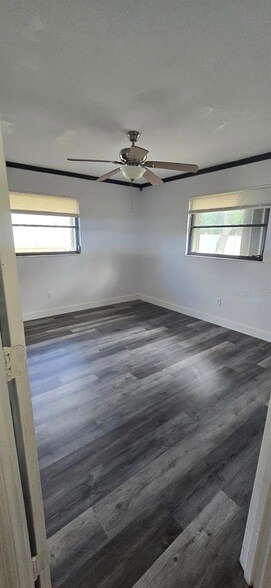 Building Photo - 1174 Victoria Ave