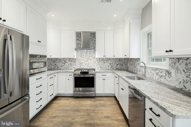 Primary Photo - 2026 Montrose St