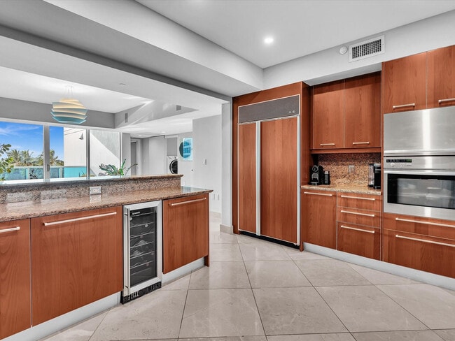 Building Photo - 1600 S Ocean Blvd