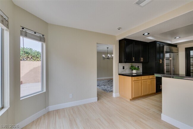 Building Photo - 821 Long Branch Dr