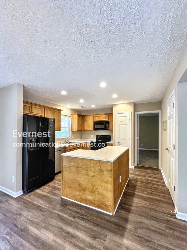 Building Photo - 5005 Cobblestone Creek Dr