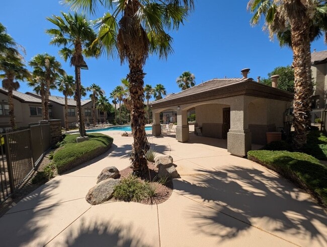 Building Photo - 8250 N Grand Canyon Dr