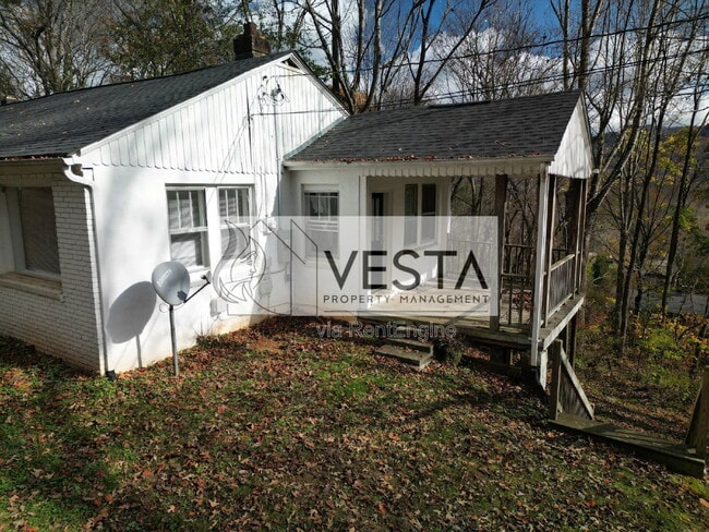 Building Photo - 118 Pine Hill Dr