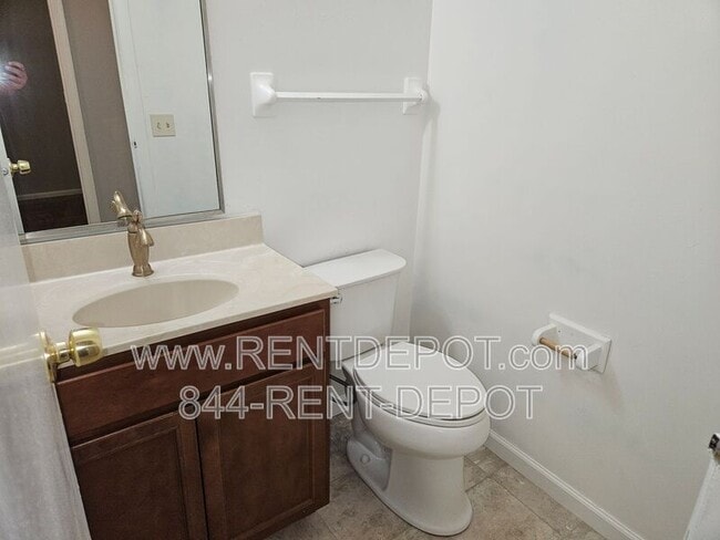 Building Photo - 2207 S Ruston Ave