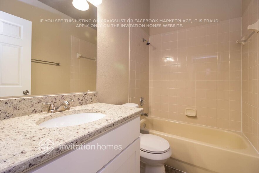 Building Photo - 14100 Yellow Wood Cir