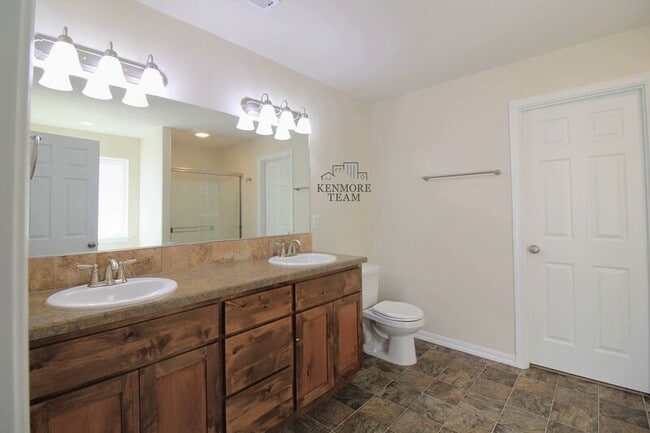 Building Photo - 544 Lakerose Loop