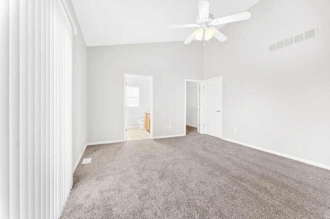 Building Photo - 2885-2885 5th St