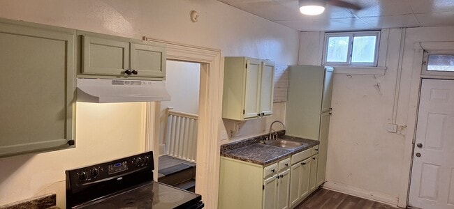 Building Photo - 509 S Main St