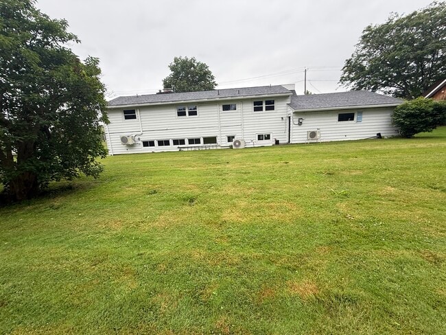 Building Photo - 8810 Seneca Ave