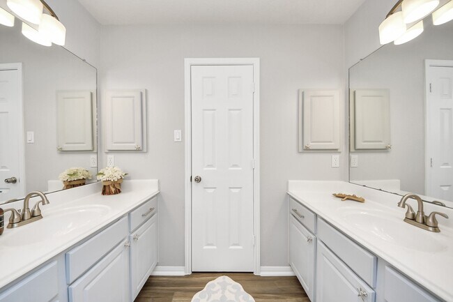 Building Photo - 7823 Hazy Brook Ln