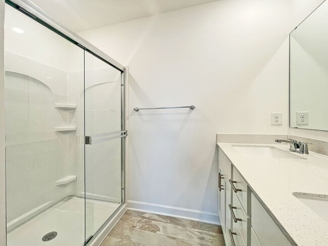 Building Photo - Brand New Townhome from Builder Never Lived In with Large Primary Suite, Loft-Office, 3 Baths and...