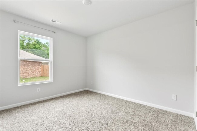Building Photo - Cullman City Limits - pet friendly
