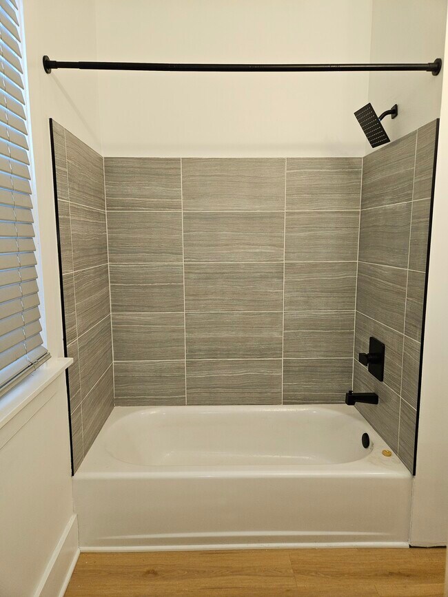Bathtub with Shower - 5706 22nd Ave