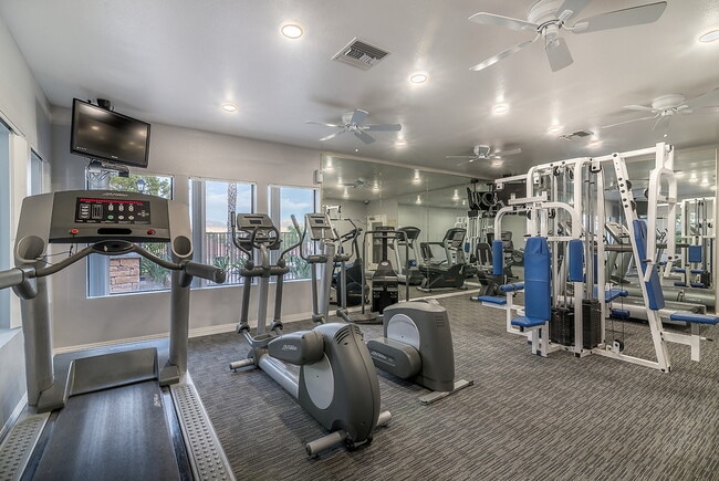 Building Photo - Bernardo Crest