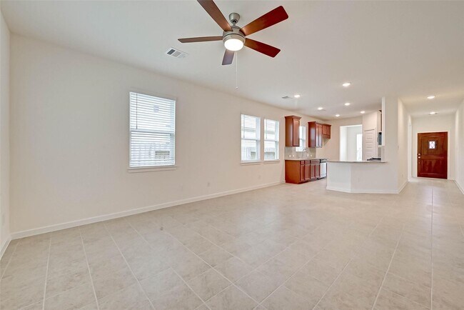 Building Photo - 8022 Pinebrook Arbor Ct