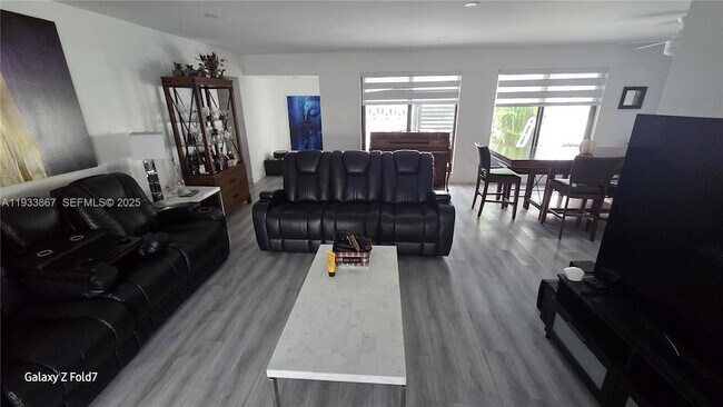 Building Photo - 7817 Fairway Blvd