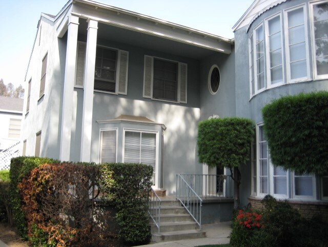 Building Photo - 609 Kelton Ave