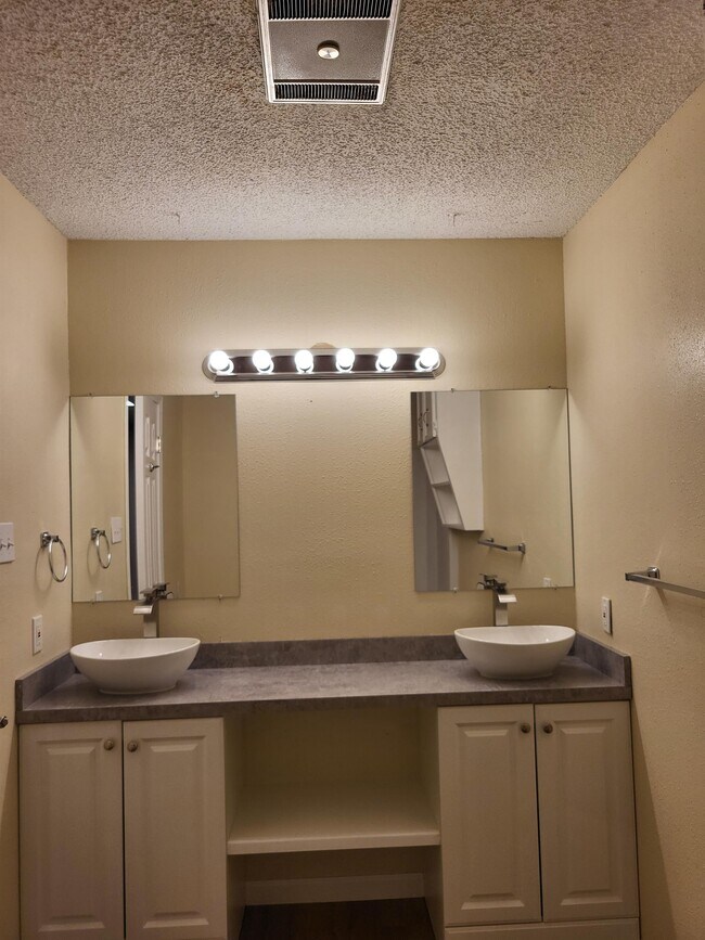 Building Photo - 208 Margarita Dr