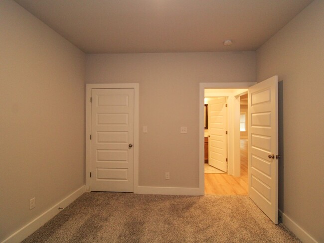 Building Photo - NEW Townhome in excellent location! MOVE I...