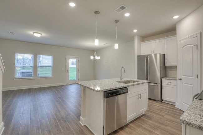 Building Photo - 1705 Tahoma Dr