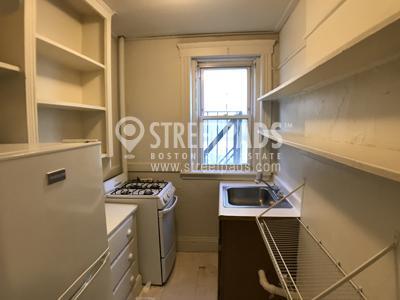 Building Photo - bedroom in Boston MA 02215