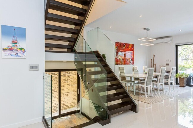 Building Photo - 96 Columbia Terrace