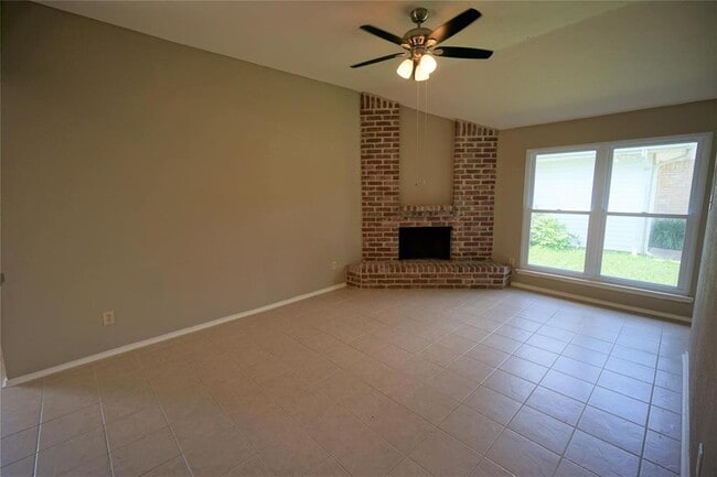 Building Photo - 9234 Autumnsong Dr