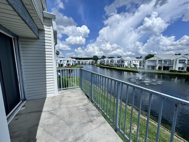 Building Photo - 2544 Woodgate Blvd