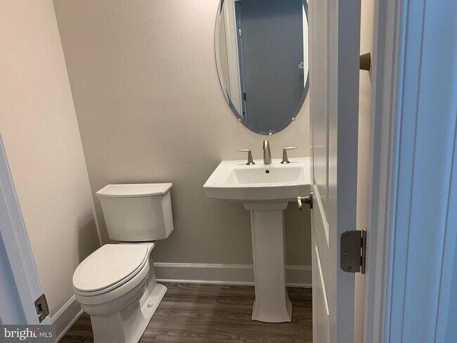 Building Photo - 150 Boxelder Dr