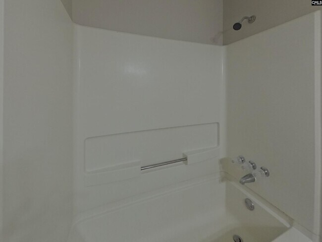 Building Photo - 121 Green Rose Rd