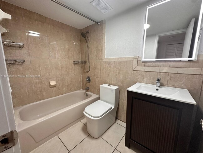 Building Photo - 1380 W 41st St