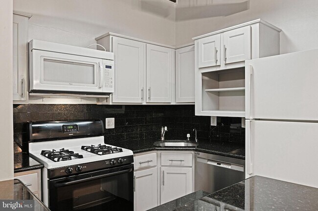 Building Photo - 7857 Enola St