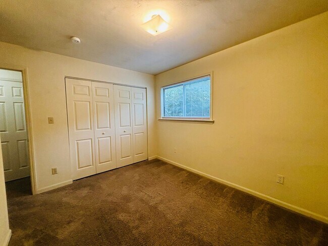 Building Photo - 403 Berryfield Ln