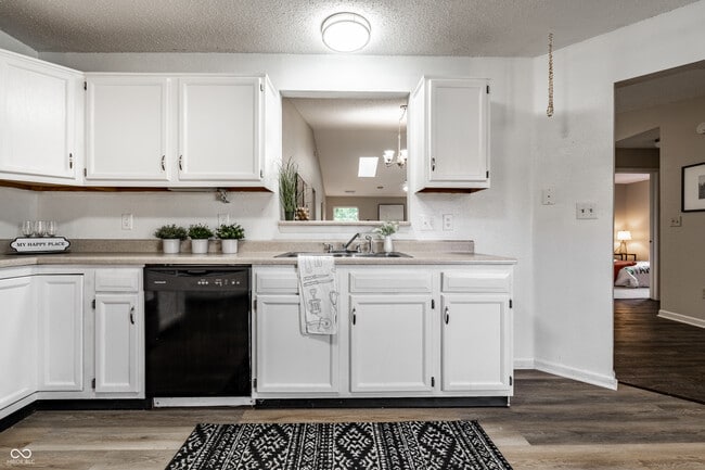 Building Photo - 10513 Blue Springs Ln