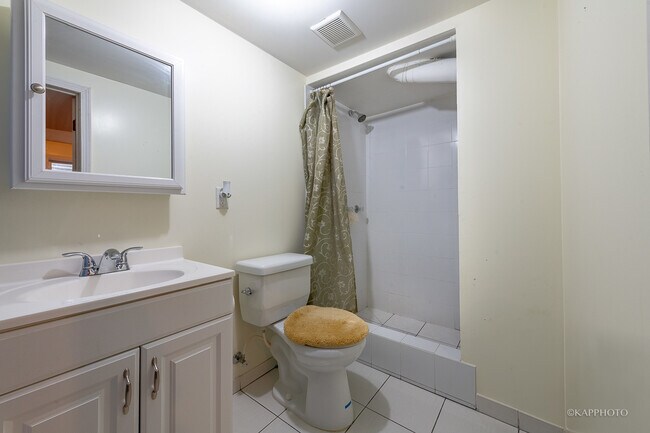 Building Photo - 2316 Periwinkle Ct