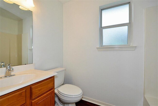 Building Photo - 8715 Charity St