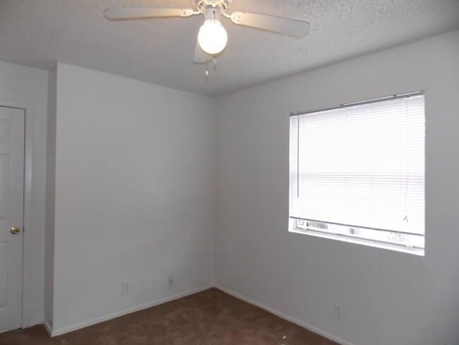 Building Photo - 2205 Leah Cove