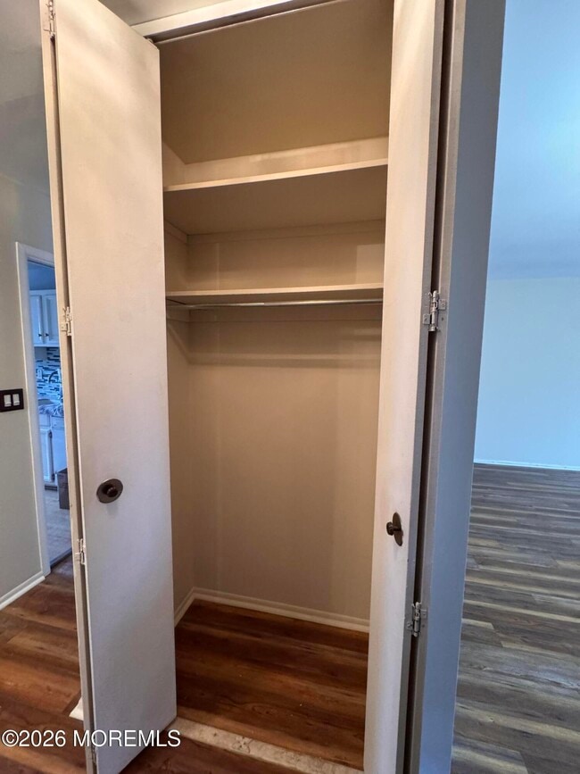 Building Photo - 22 Beverly Ct