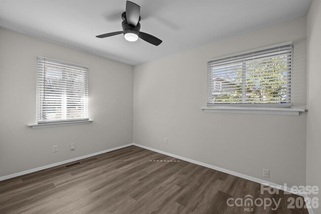 Building Photo - 801 Davenport St