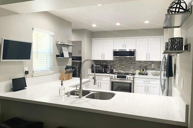 Building Photo - 28713 Conejo View Dr