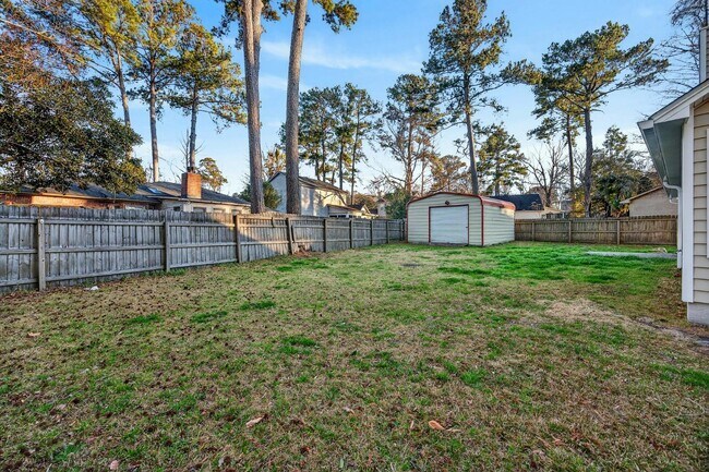 Building Photo - 112 Pipestone Dr