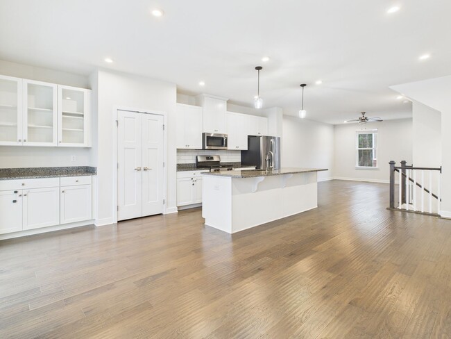 Building Photo - 428 Crofton Village Terrace