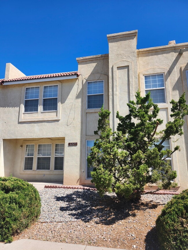 Building Photo - 6225 Bent Tree Dr NW